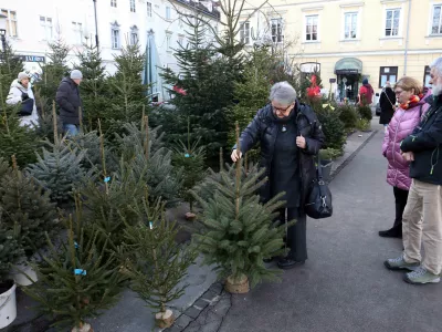 Več gneče na glavni ljubljanski tržnici pričakujejo za konec tedna in potem v ponedeljek.