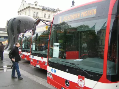 novih pet avtobusov Mercedes Benz za mestni promet v Mariboru, ki ga izvaja koncesionar Veolia Transport Štajerska