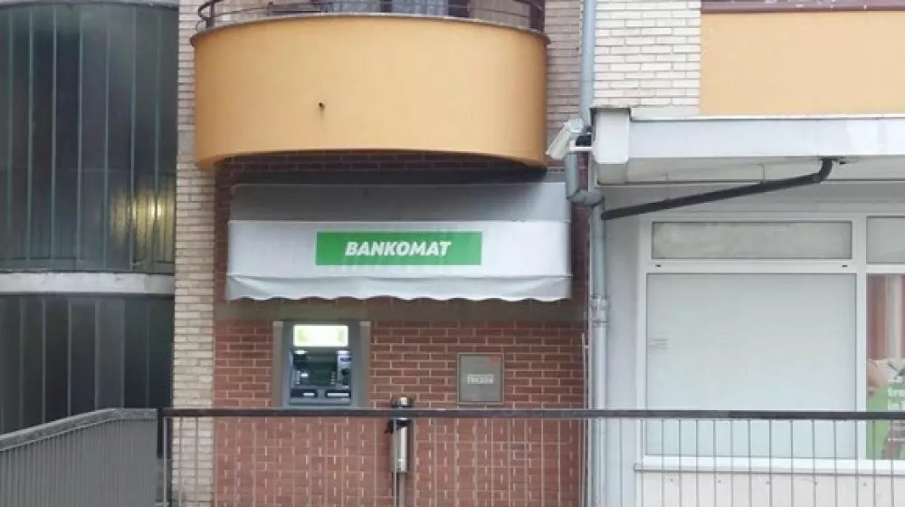 Bankomat - OTP Banka Radeče zapira vrata