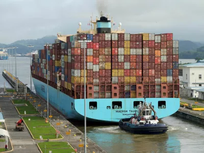 FILE PHOTO: Singapore MAERSK TAURUS container ship transits the expanded canal through Cocoli Locks at the Panama Canal, on the outskirts of Panama City, Panama August 12, 2024. REUTERS/Enea Lebrun/File Photo