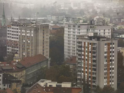 7.11.2024 - simbolična fotografija - nepremičnine - stanovanja - panorama LjubljanaFOTO: LUKA CJUHA