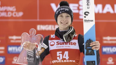 Nika Prevc from Slovenia celebrates winning the women's Ski Jumping World Cup event at the Gross-Titlis Schanze, in Engelberg, Switzerland, Saturday, Dec. 21, 2024. (Philipp Schmidli/Keystone via AP) / Foto: Philipp Schmidli