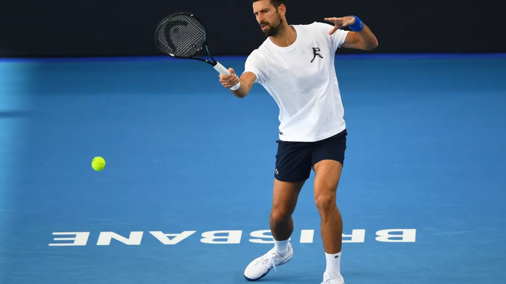 28 December 2024, Australia, Brisbane: Serbian tennis player Novak Djokovic takes part in a practice session prior to the Brisbane International at Queensland Tennis Centre in Brisbane. Photo: Jono Searle/AAP/dpa