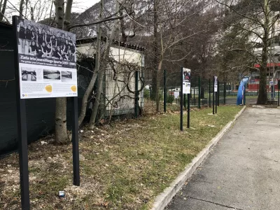 Na dobre 3 kilometra dolgi tematski poti je postavljenih 32 informacijskih tabel, ki predstavijo preteklo življenje in razvoj mesta Jesenice. F Eva Branc 