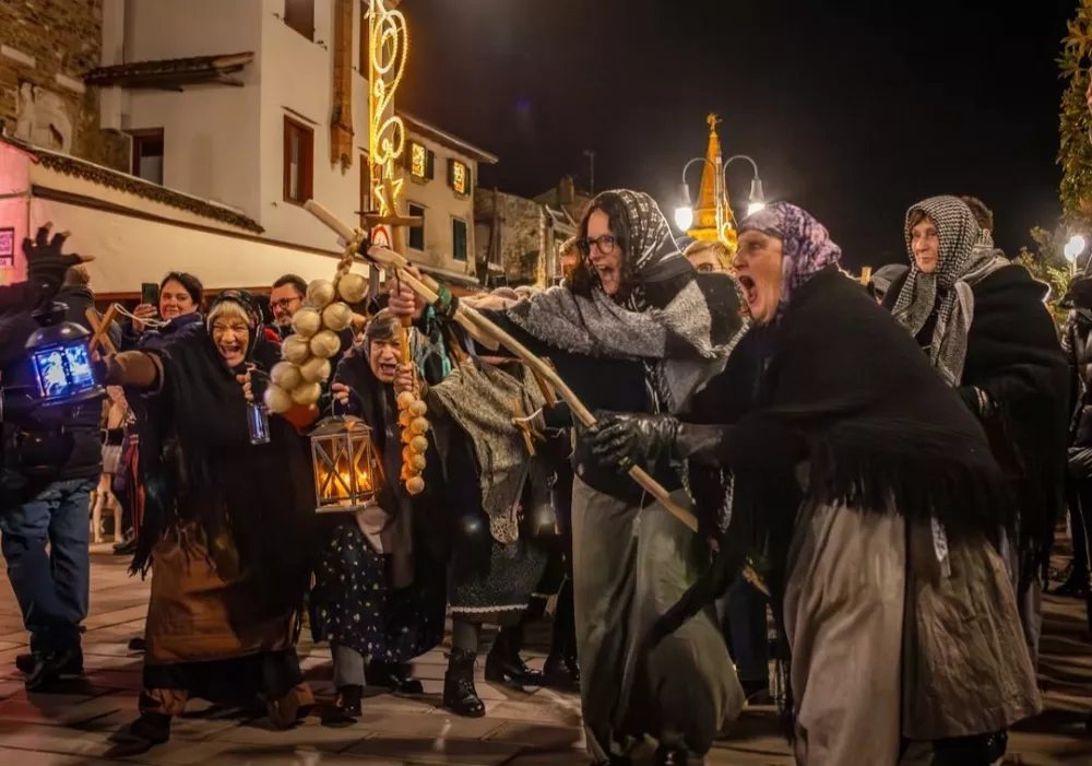 VarvuoleSpomin na gradeško legendo, ki prihaja iz morja.