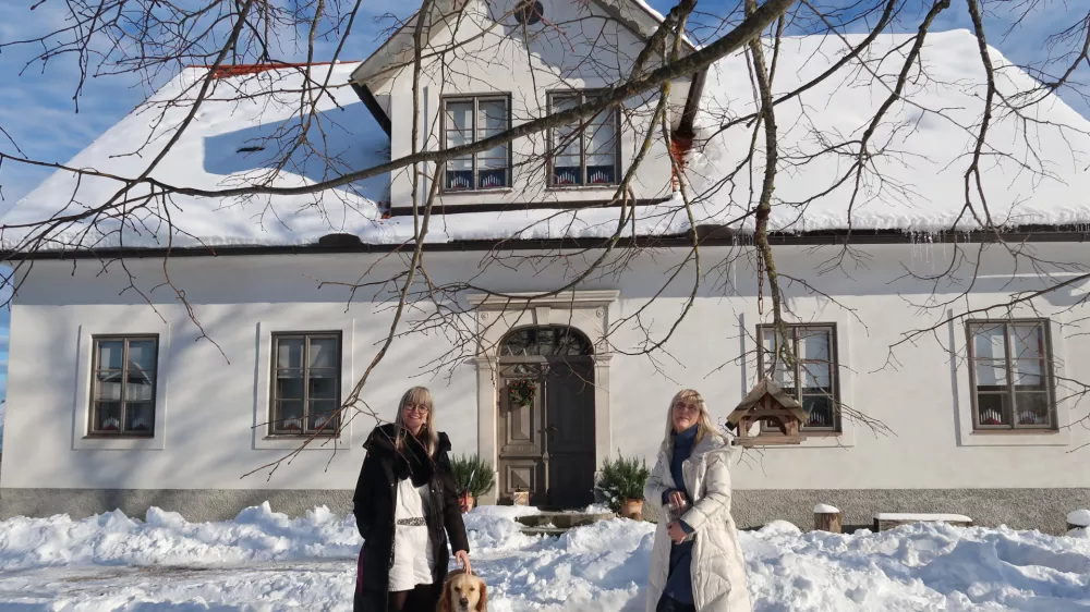 Hiša na Purgi, Sveti Vid nad Cerknico, obnovljena domačija, nagrada ZVKDS za obnovo, Šola prenove, Silva Šivec in Katja Šivec / Foto: Nataša Bucik Ozebek