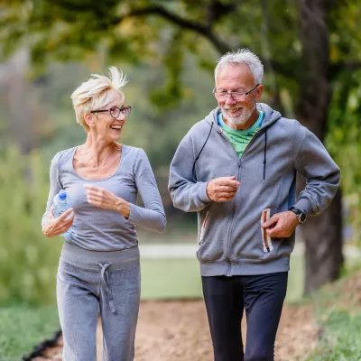 Raziskave kažejo, da fizična in socialna dejavnost prispevata k uspešnemu staranju. / Foto: iStock
