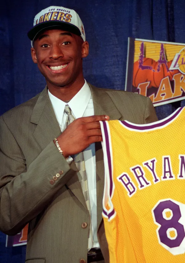 17-letni Kobe Bryant julija 1996: v ligo NBA se je podal neposredno iz srednje šole. / Foto: AP