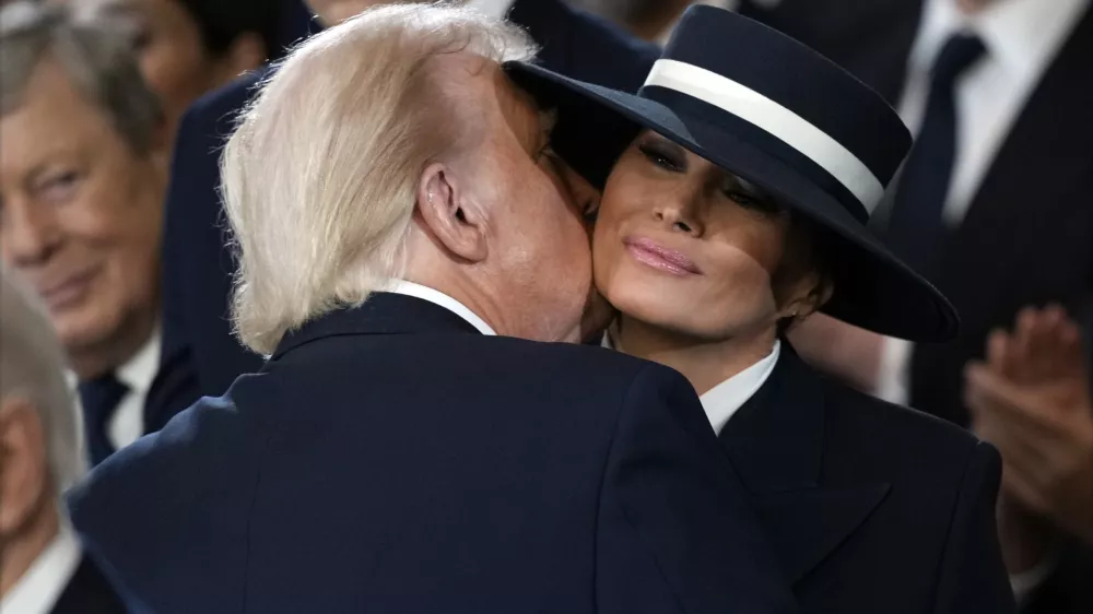 Redkim prvim damam Amerike se je – tako kot Melanii Trump – ponudila priložnost, da lahko svoj zgodovinski odtis dopolnijo s še enim mandatom. / Foto: Julia Demaree Nikhinson