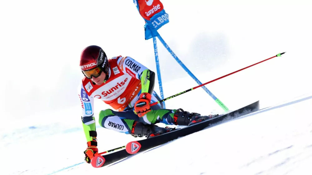 Slovenski alpski smučar Žan Kranjec se po veleslalomski zmagi leta 2020 nikakor ne more več spoprijateljiti s strmino v Adelbodnu. Foto: Reuters