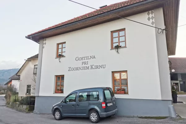 Gostilna pri Zgornjem Kirnu