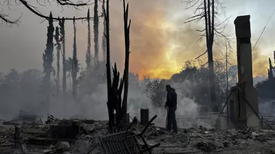 Posledice požara. Prej so bile tu hiše. / Foto: AP