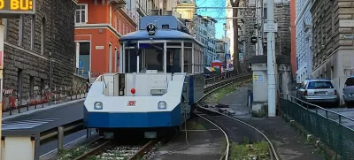 openski tramvaj s prikolico ulica Commerciale pred prvim vzponom Trst-Opčine / Foto: Katja Gleščič 