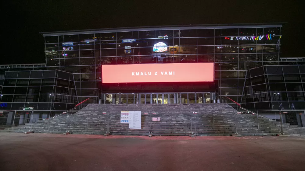 09.01.2025 - Kino Kolosej - BTC - Led zaslon, ekran, največji led zaslon v sloveniji, svetlobno onesnaženjeFOTO: LUKA CJUHA