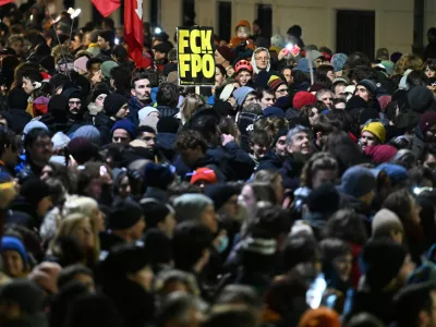 FILED - 09 January 2025, Austria, Vienna: People take part in a protest against the formation of a government led by the far-right Freedom Party of Austria (FPOe). Photo: Helmut Fohringer/APA/dpa