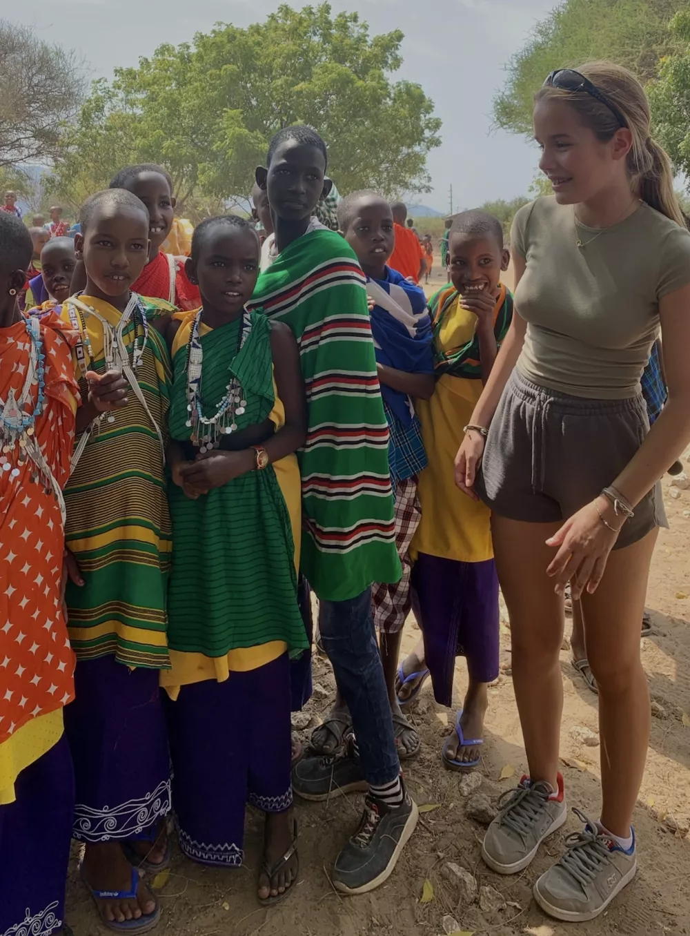 V okviru šolskih programov Ella odkriva afriško celino. Foto: arhiv Elle Lapajne