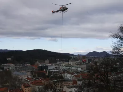 13.01.2025. odvoz dreves iz grajskega hriba s helikopterjem. foto: Bojan Velikonja 