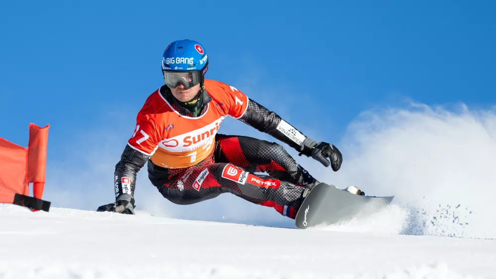 Visa FIS Snowboard Alpine World Cup - Scuol SUI - PGS - KOSIR Zan SLO © Miha Matavz/FIS