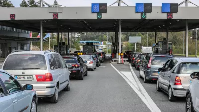 ﻿- prometni zastoj - kolone vozil pred velikonočnimi prazniki -    - 14.04.2017 - Mejni prehod Starod, slovensko - hrvaška meja, - sistematični nadzor potnikov na zunanji schengenski meji -  //FOTO: Bojan Velikonja