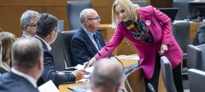 Ljubljana, Drzavni zbor.Zacetek redne seje DZ s poslanskimi vprasanji predsedniku vlade Robertu Golobu in ministrski ekipi.Poslanka Gibanja Svoboda Mojca Setinc Pasek.