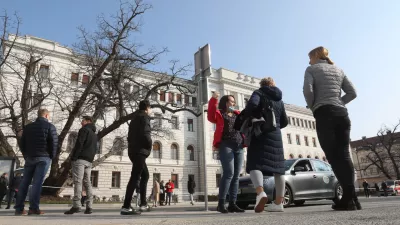 ﻿- 07.03.2022 - Vrhovno sodišče Ljubljana, Tavčarjeva 9 - bombni preplah v sodni palači - zaradi grožnje z bombo so izpraznili ljubljansko sodno palačo//FOTO: Tomaž Skale