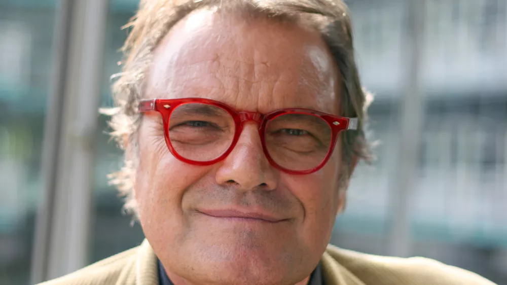 FILED - 26 September 2011, Hamburg: Italian photographer Oliviero Toscani is pictured after a press conference. Oliviero Toscani, the star Italian photographer most famous for his provocative advertising for the fashion brand Benetton, has died at the age of 82, the Italian news agency ANSA reported on Monday, citing his family. Photo: picture alliance / dpa