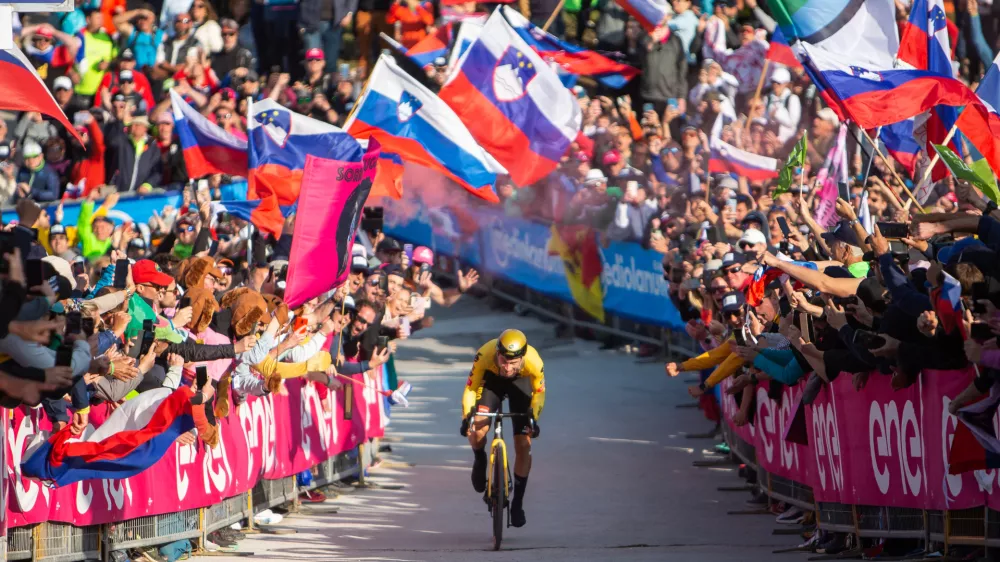 - Primož Roglič, zmagovalec dirke po Italiji.- 27.05.2023 - Kolesarska dirka po Italiji Giro d'Italia 2023 – 20. etapa - gorski kronometer Trbiž - Svete Višarje (18,6 km),//FOTO: Bojan Velikonja