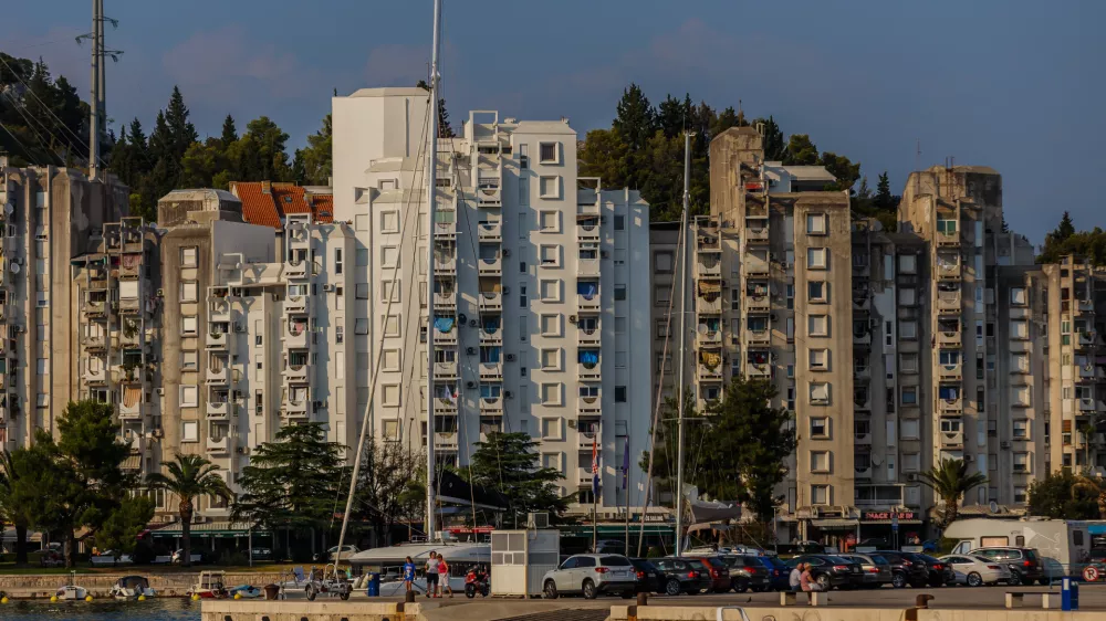 26.07.2022., Ploce - Polazak iz Luke Ploce Posebnog Trajekta. Jadrolinija je organizirala posebnu trajektnu liniju koja ce docekat vatromet ispod mosta. Photo: Zvonimir Barisin/PIXSELL