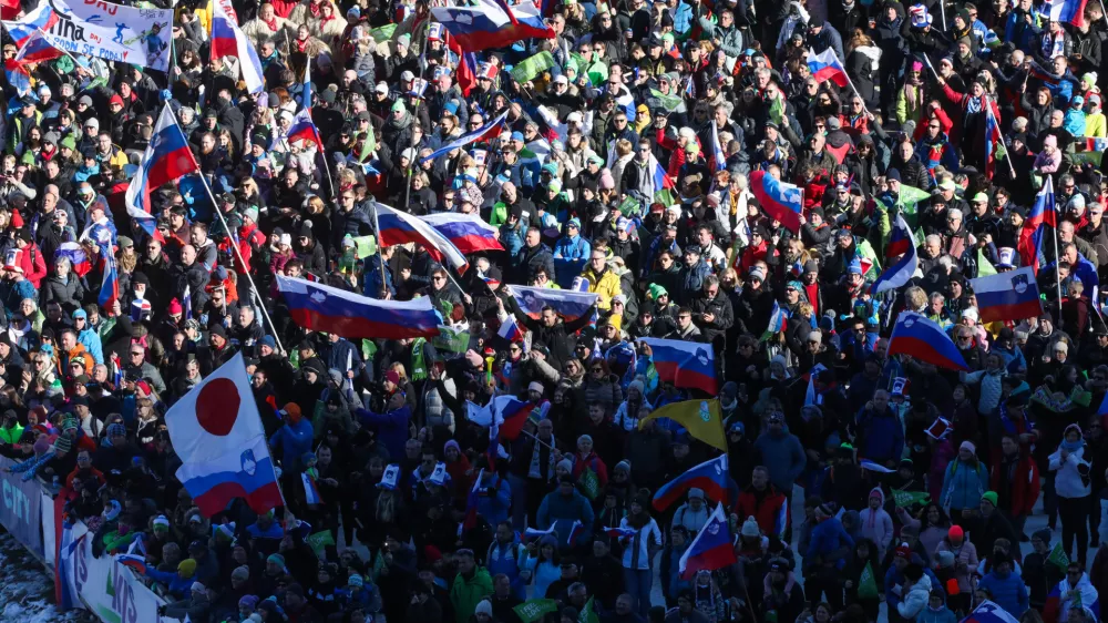 - navijači.28.01.2024. - Svetovni pokal v smučarskih skokih za ženske, Ljubno 2024.//FOTO: Bojan Velikonja