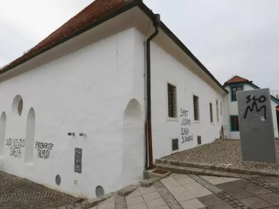 Maribor - Sinagoga - grafiti - nestrpnost - judi - - Grafiti - Avtor: Saso Bizjak