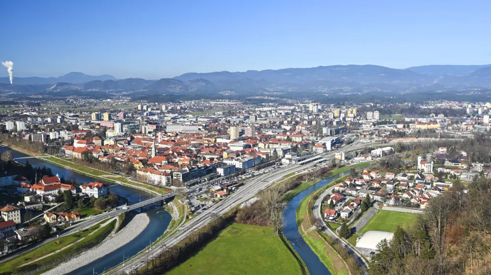 Pogled z razgledišča na Celje 