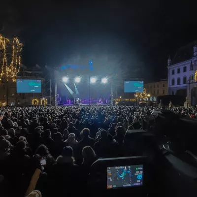 Koncert Nine Pušler si je 26. decembra na Kongresnem trgu ogledalo okoli 15.000 ljudi. Foto: Anže Furlan