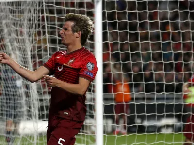 ﻿Portugal's Fabio Coentrao celebrates his goal against Serbia during their Euro 2016 qualifier soccer match at Luz stadium in Lisbon March 29, 2015. REUTERS/Rafael Marchante - RTR4VDU1