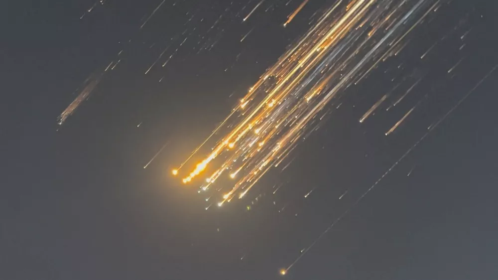 Orange balls of light fly across the sky as debris from a SpaceX rocket launched in Texas is spotted over Turks and Caicos Islands, January 16, 2025 in this screen grab obtained from social media video. Marcus Haworth@marcusahaworth/via REUTERS THIS IMAGE HAS BEEN SUPPLIED BY A THIRD PARTY. MANDATORY CREDIT. NO RESALES. NO ARCHIVES.