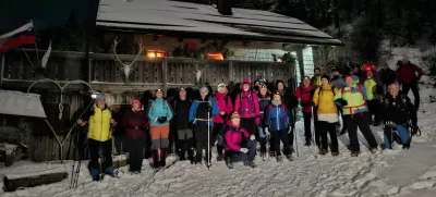 Zimska pravljica inPlanincev na prvem letošnjem pohodu po snegu na stari Ljubelj. F Arhiv Odbor inPlaninec