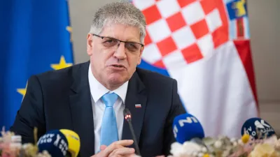 Nova Gorica, Mestna obcina.Minister za notranje zadeve Bostjan Poklukar je gostil tristransko srecanje z ministrom za notranje zadeve Italije Matteom Piantedosijem in ministrom za notranje zadeve Hrvaske Davorjem Bozinovicem.Minister za notranje zadeve Bostjan Poklukar.