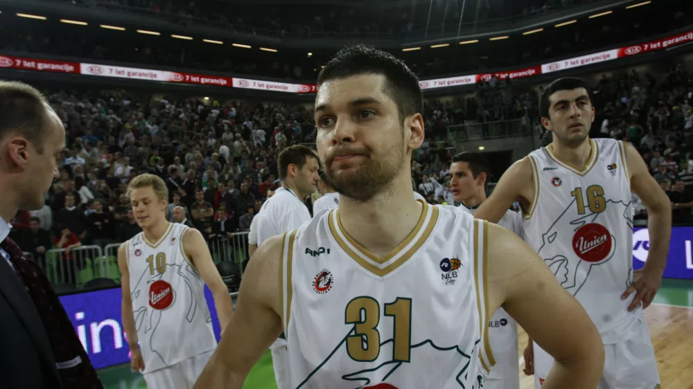 Sašo Ožbolt je večino kariere preživel pri Olimpiji. S klubom danes nima nobenih stikov, a še vedno redno spremlja tekme Ljubljančanov. Foto: Arhiv Dnevnika