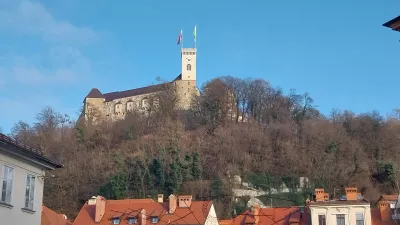 Po mnenju kustosa za srednji vek iz Mestnega muzeja Ljubljana Martina Horvata je pravilno poimenovanje grajske vzpetine Grajski grič, na njem pa so tri mikrolokacije: grad kot objekt, Šance in Orlov vrh. Foto: Vanja Brkić