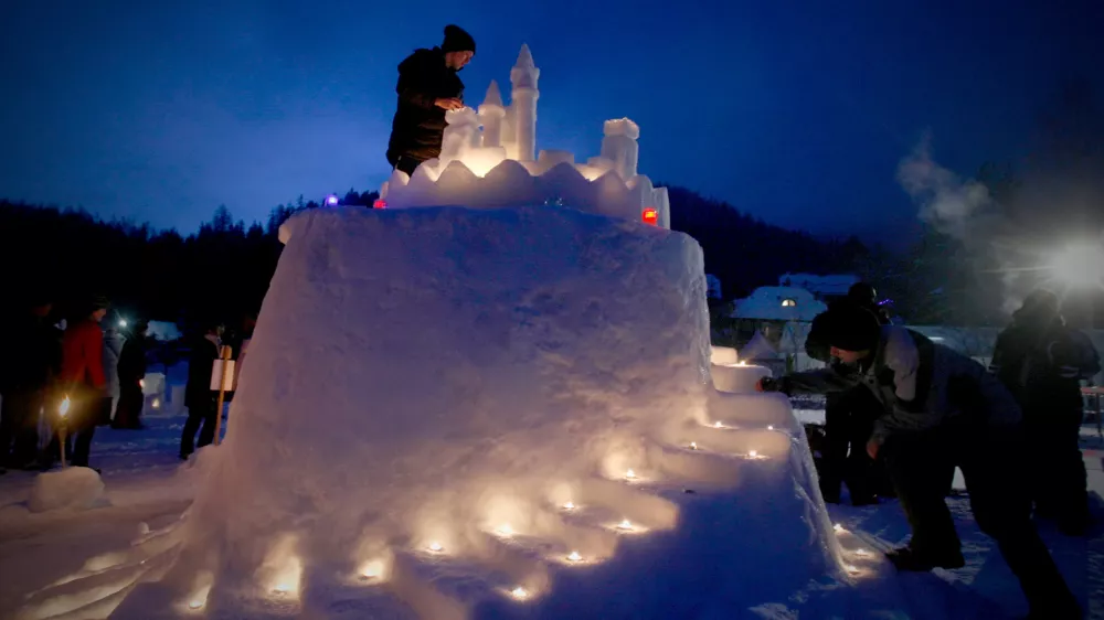 Snežni gradovi kralja Matjaža. Peca, Črna na Koroškem//foto: Bojan Velikonja