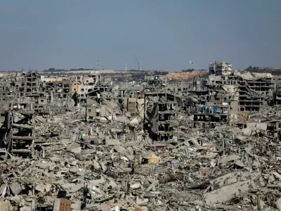 Buildings lie in ruin, following a ceasefire between Israel and Hamas, in Jabalia in the northern Gaza Strip, January 21, 2025. REUTERS/Dawoud Abu Alkas