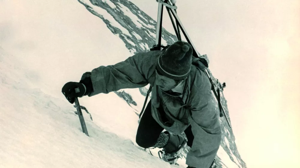 Janez Brojan pri vzponu na Triglav marca 1973  / Foto: arhiv Janeza Brojana