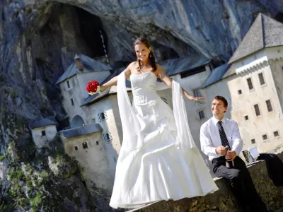 V zadnjih 40 letih je število porok pri nas upadlo za polovico. / Foto: dokumentacija Postojnske jame