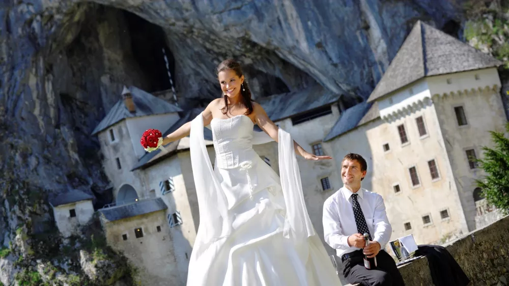 V zadnjih 40 letih je število porok pri nas upadlo za polovico. / Foto: dokumentacija Postojnske jame