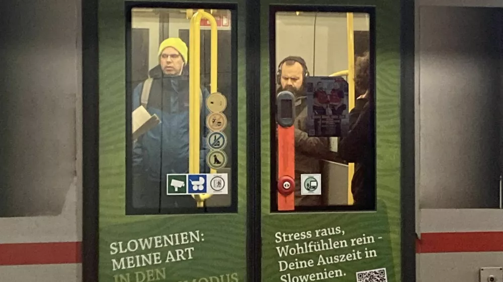 Plakat I feel Slovenija v Nemčiji na U-Bahnu