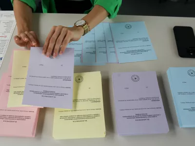 - Volišče OŠ Mrtna Krpana v Fužinah.- 09.06.2024. - Volitve v Evropski parlament in štirje referendumi za preferenčni glas, o Evtanaziji, o rabi marihuane v medicinske namene in za rekreativno uporabo 2024.//FOTO: Bojan Velikonja