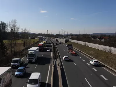 21.02.2024. DARS - štajerska avtocesta - odsek Domžale pri izvozu za Sneberje. Foto: Bojan Velikonja