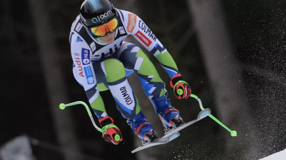 Slovenia's Ilka Stuhec speeds down the course during an alpine ski, women's World Cup downhill, in Garmisch, Germany, Saturday, Jan. 25, 2025. (AP Photo/Giovanni Maria Pizzato)