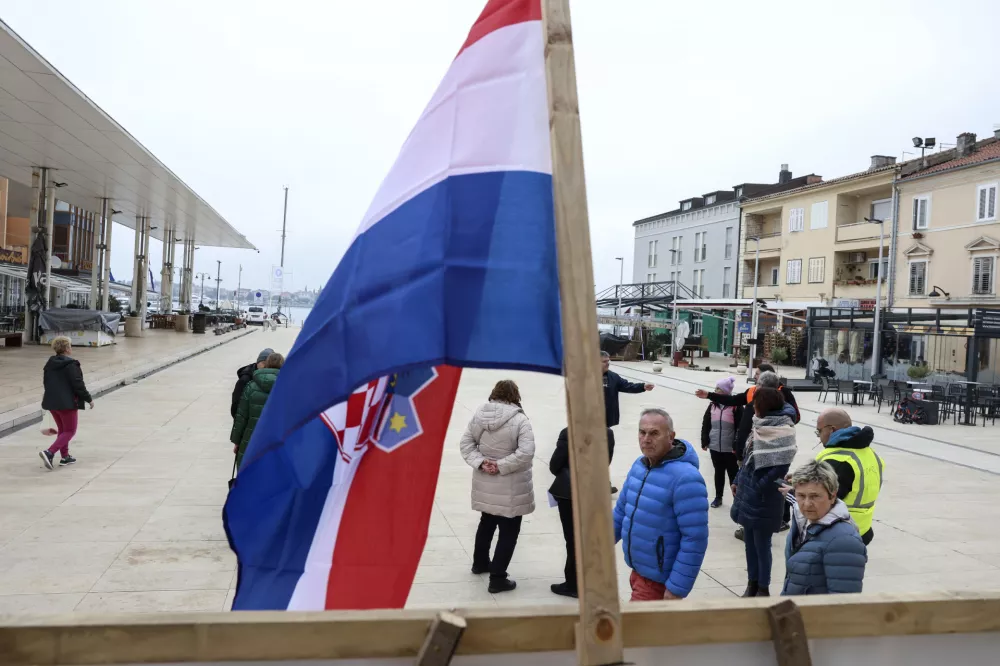 Lastniki počitniških parcel v Umagu bodo do konca meseca protestirali proti odločitvam občine. Želijo sestanek in ustanovitev neodvisne komisije, ki bo proučila urbanistično stanje v občini. Foto: Jaka Gasar