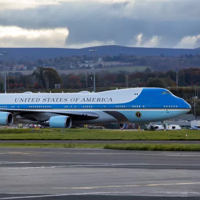 Air Force One na letališču / Foto: Istock