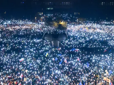 24 January 2025, Slovakia, Bratislava: People gather at Freedom square as nationwide protests continue against Slovak Prime Minister Robert Fico's government. Photo: Jaroslav Nov?k/TASR/dpa